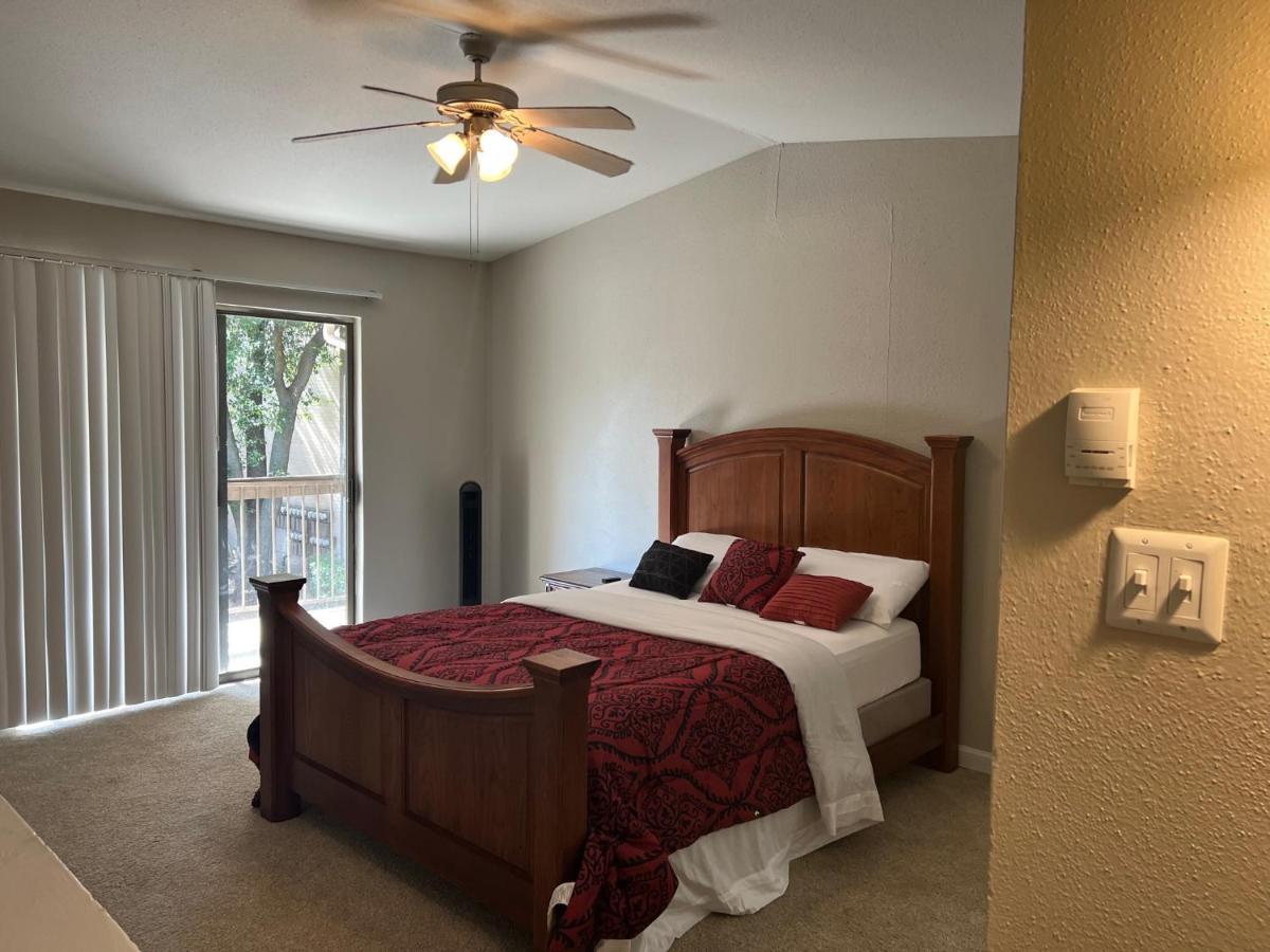 Lovely 1-Bedroom Townhome With Nice Amenities Houston Extérieur photo