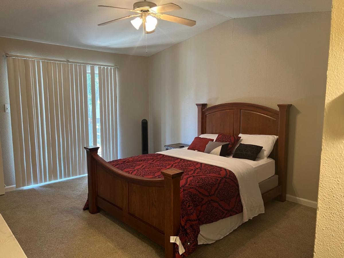 Lovely 1-Bedroom Townhome With Nice Amenities Houston Extérieur photo