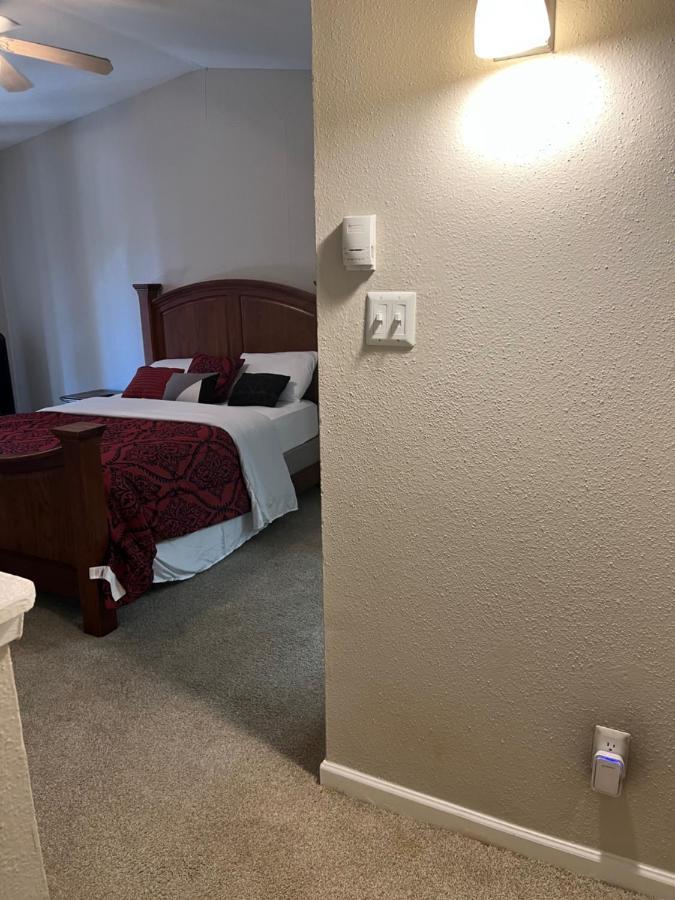 Lovely 1-Bedroom Townhome With Nice Amenities Houston Extérieur photo