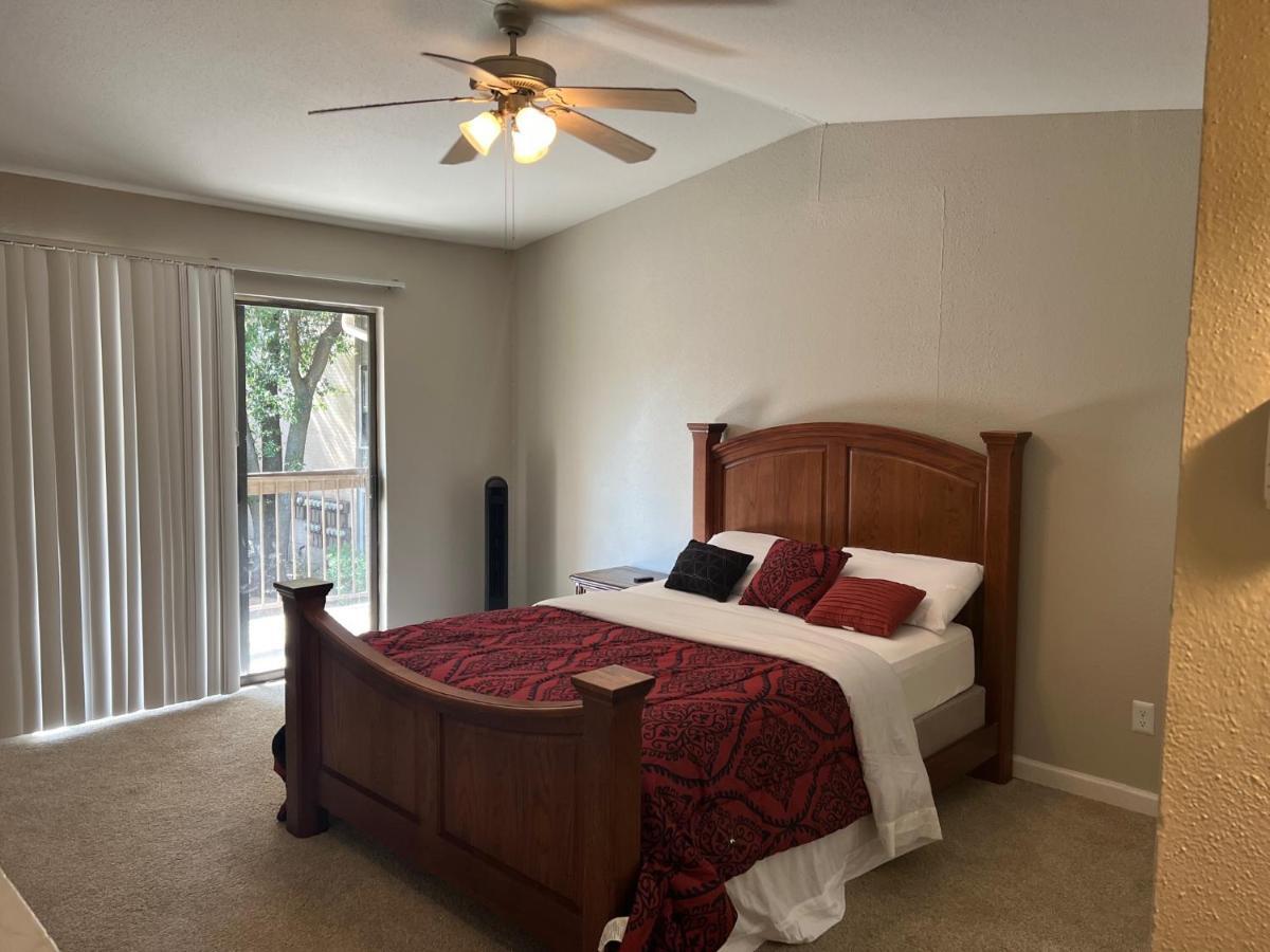 Lovely 1-Bedroom Townhome With Nice Amenities Houston Extérieur photo